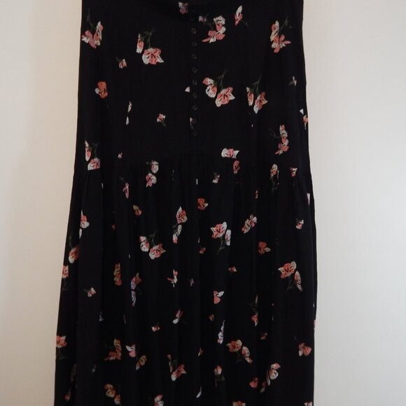 Torrid Black Floral Print Button Front Maxi Skirt - Picture 3 of 10